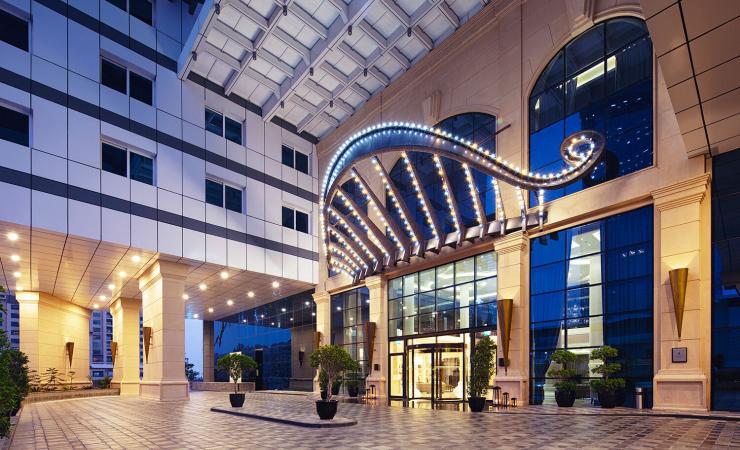 Vstup do hotela v Dukes Dubai, a Royal Hideaway Hotel
