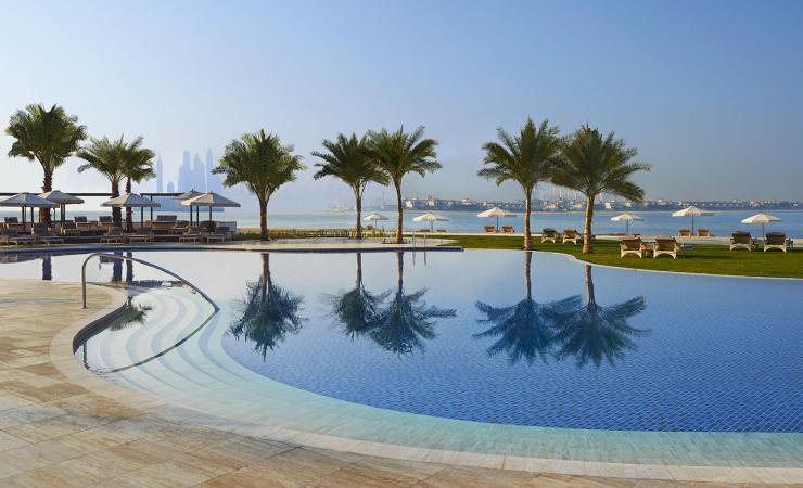 Bazén v hoteli Waldorf Astoria Dubai Palm Jumeirah