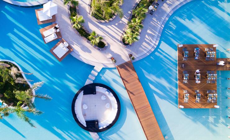Bazén v Stella Island Luxury Resort & Spa