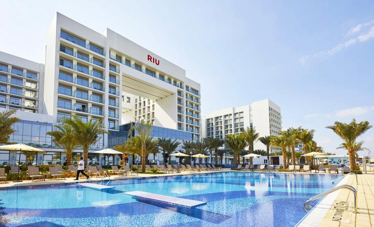 Areál hotela RIU Dubai