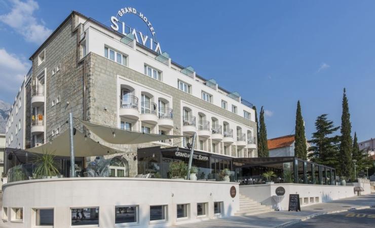 Pohľad na hotel Grand Slavia.