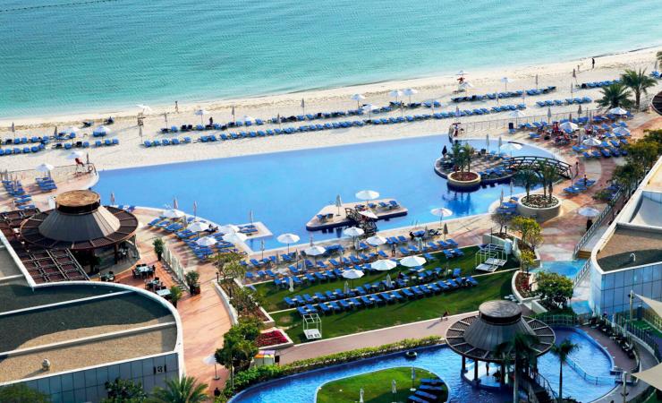Pláž pri Dukes Dubai, a Royal Hideaway Hotel
