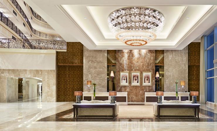 Lobby v hoteli Waldorf Astoria Dubai Palm Jumeirah