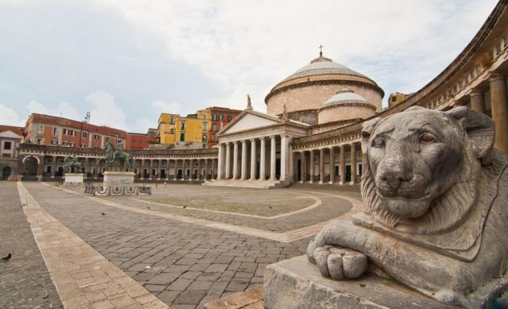 Piazza plebiscito, Neapol, poznávací zájazd, Taliansko