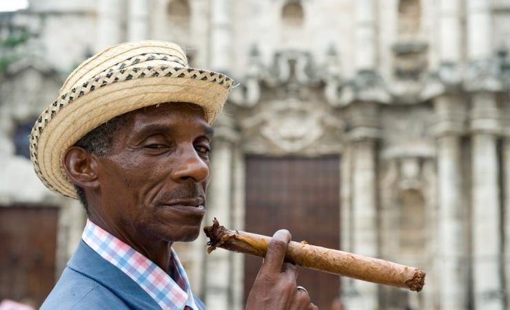 Kubánsky muž s cigárou