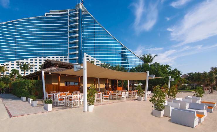 Pohľad na reštauráciu a hotel Jumeirah Beach Hotel