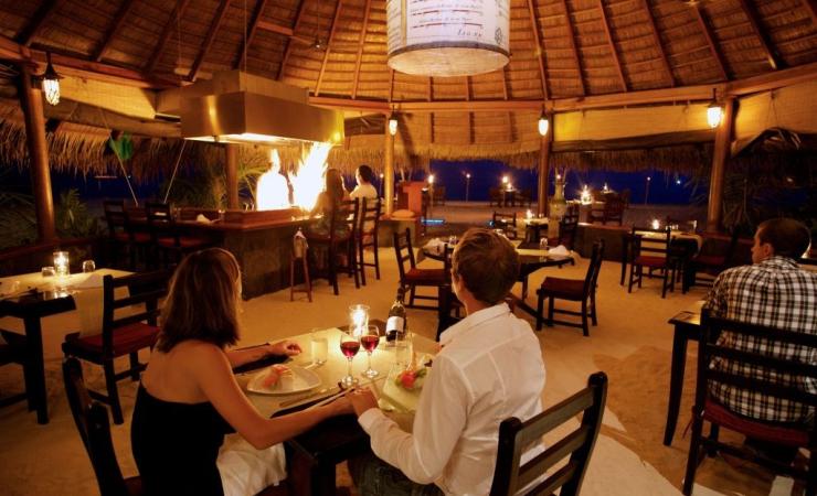 Hotelový Resort Kuredu Island Resort & Spa Maldives - reštaurácia 