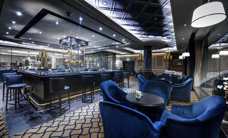Bar v Dukes Dubai, a Royal Hideaway Hotel