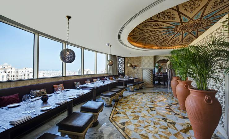 Reštaurácia v Dukes Dubai, a Royal Hideaway Hotel