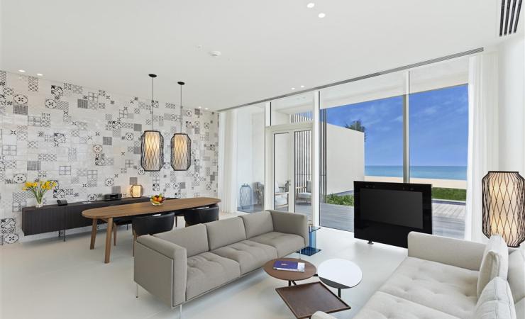 Izba s výhľadom na more v hoteli The Oberoi Beach Resort Al Zorah