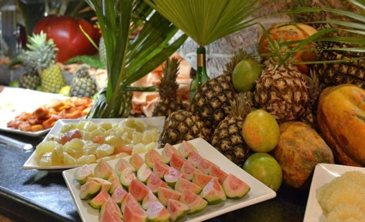 Občerstvenie ovocím v hoteli Iberostar Tainos