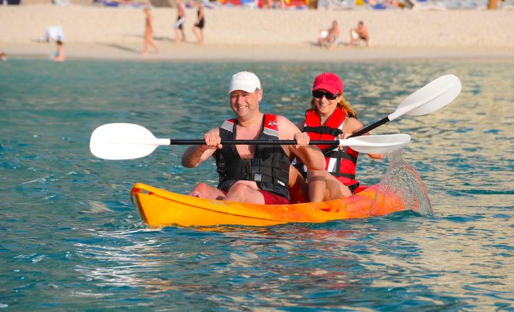 Vodné športy v Miramar Al Aqah Beach Resort