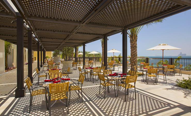 Reštaurácia pri The Bay Club - Doubletree by Hilton Marjan Island