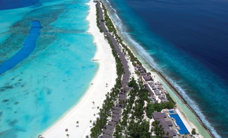 Pohľad z výšky na hotel Atmosphere Kanifushi Maldives