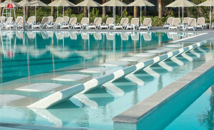 Hotel Paloma Orenda Resort -  lehátka pri bazéne