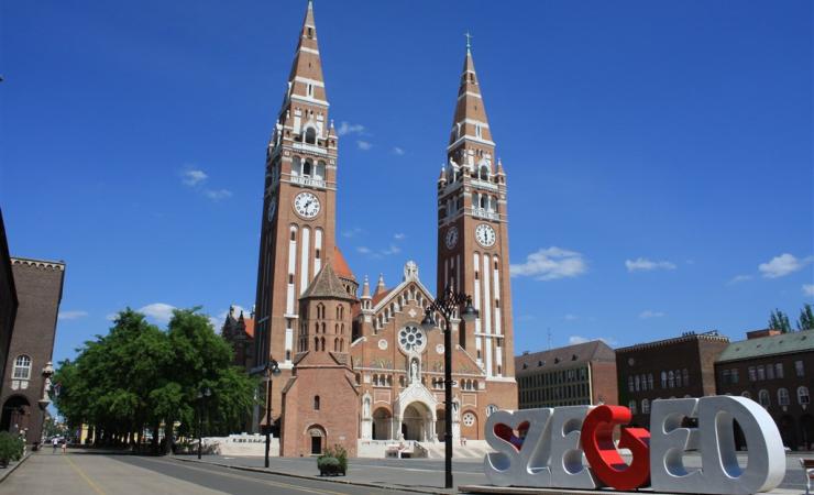 Veľká noc v Maďarsku - pamiatky a kostol