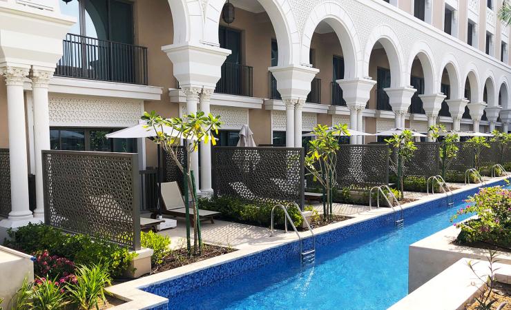 Izby so vstupom do bazéna v Rixos Premium Saadiyat Island Abu Dhabi