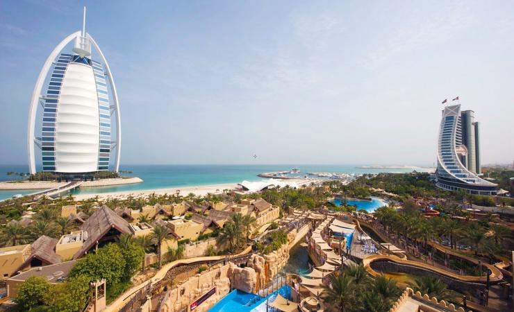 Pohľad na Burj Al Arab, Wild Wadi a Jumeirah Beach Hotel