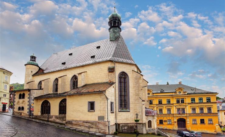 Banská Štiavnica, kláštor Bzovík, Vartovka, Sebechleby, Brhlovce, poznávací zájazd