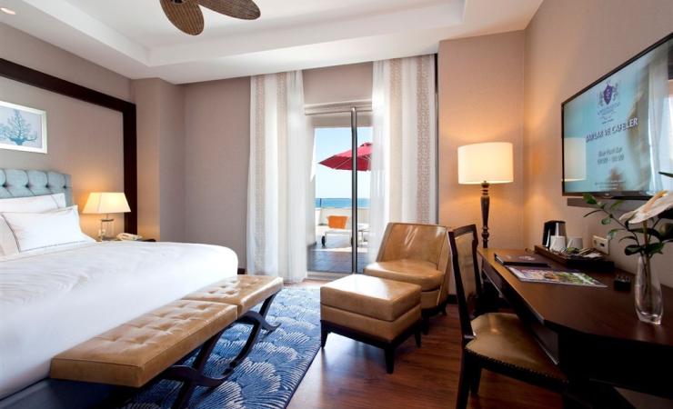 Izba s výhľadom na more v hoteli Kaya Palazzo Golf Resort