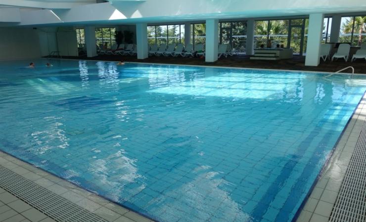 Vnútorný bazén v hoteli Aminess Maestral