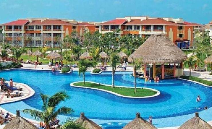Pohľad na areál hotela Luxury Bahia Principe Akumal