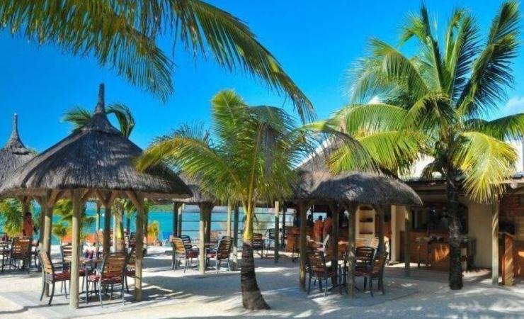 Hotel Preskil Island Resort - altánky na pláži