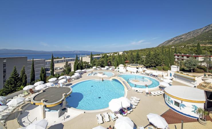 https://cms.satur.sk/data/imgs/tour_image/orig/17-hotel_bonaca-swimming_pool-1-1951612.jpg