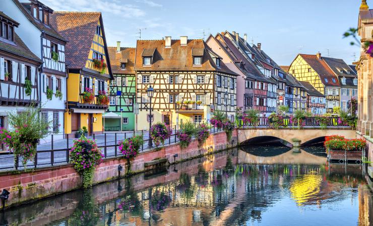 https://cms.satur.sk/data/imgs/tour_image/orig/colorful-traditional-french-houses-in-colmar-depositphotos_52994229-2219884.jpg