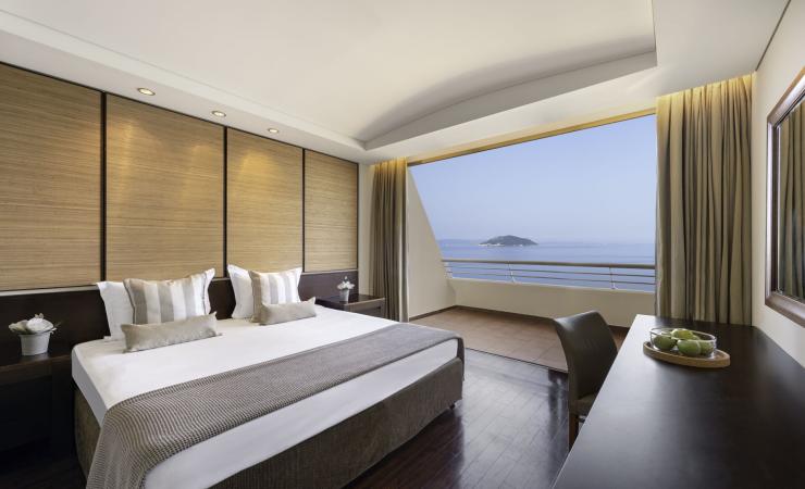 https://cms.satur.sk/data/imgs/tour_image/orig/double-room-sea-view-2094256.jpg