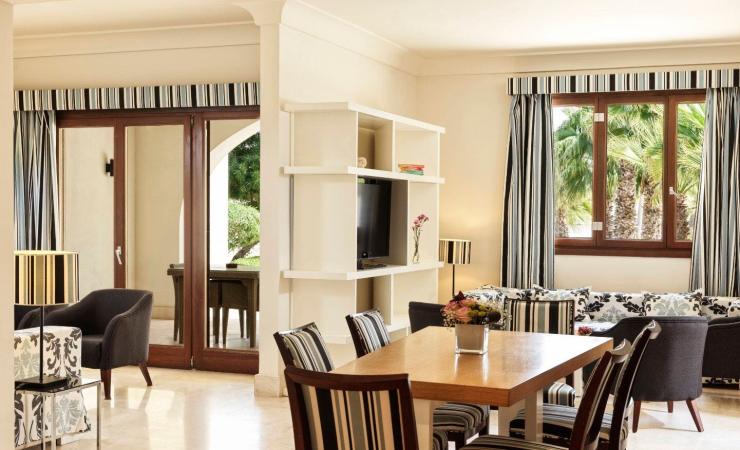 https://cms.satur.sk/data/imgs/tour_image/orig/juweira-boutique-hotel-hawana-salalah-oman-three-bedroom-apartment-blue-living-room-dining-table-2111245.jpg