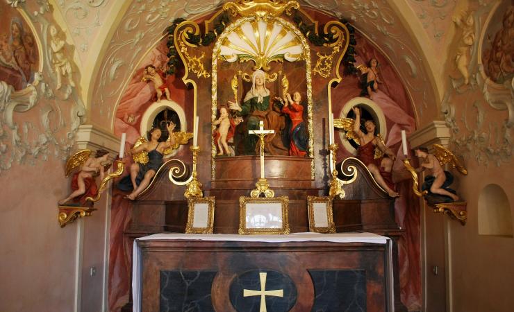 https://cms.satur.sk/data/imgs/tour_image/orig/monastery-heiligenkreuz-austria-depositphotos_22802444_original-2214010.jpg