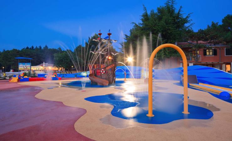 https://cms.satur.sk/data/imgs/tour_image/orig/stella_maris_resort_apartments_sol_amfora_water-playground-for-children_1-1800683.jpg